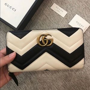 Gucci black&white wallet